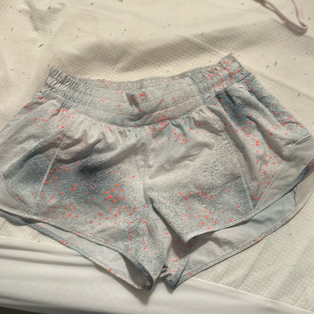 Limited edition, Lululemon hottie hot 2.5 inch short